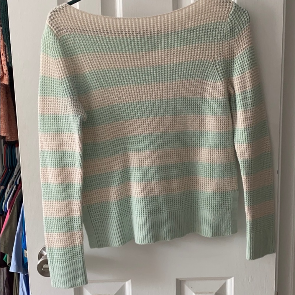Gap sweater